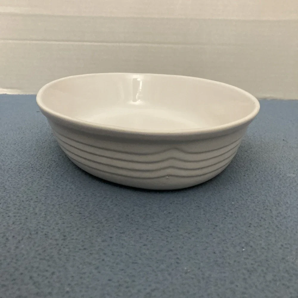 R.H. Macy & Co. White Patterned 12